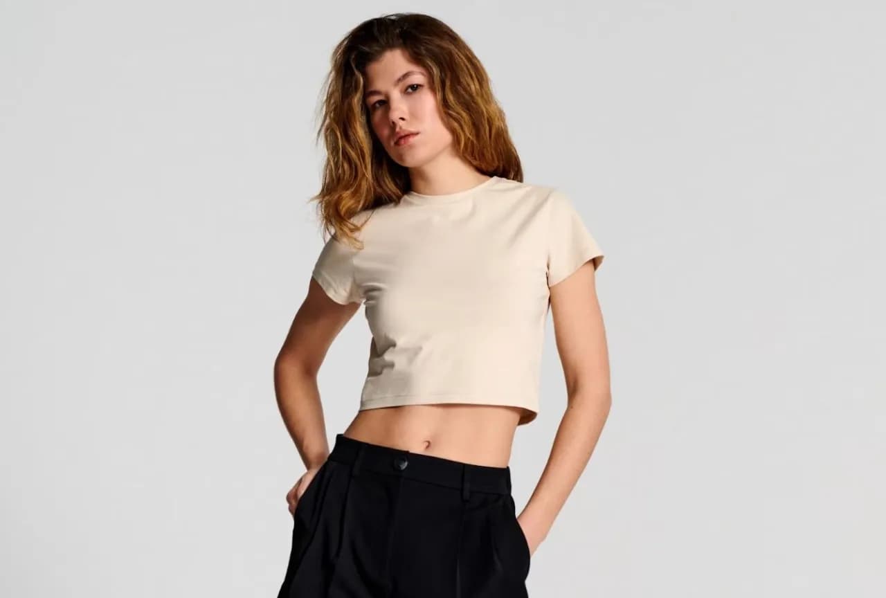 Jak zrobić crop top z bluzki - proste kroki do modnej przemiany