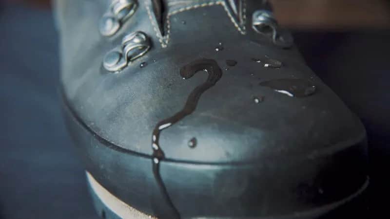 Jak zabezpieczyć buty ze skóry licowej przed zniszczeniem i wilgocią